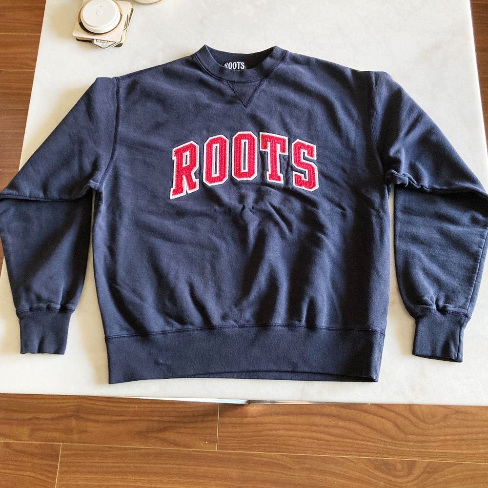 Like new! Vintage Roots navy sweatshirt crew neck